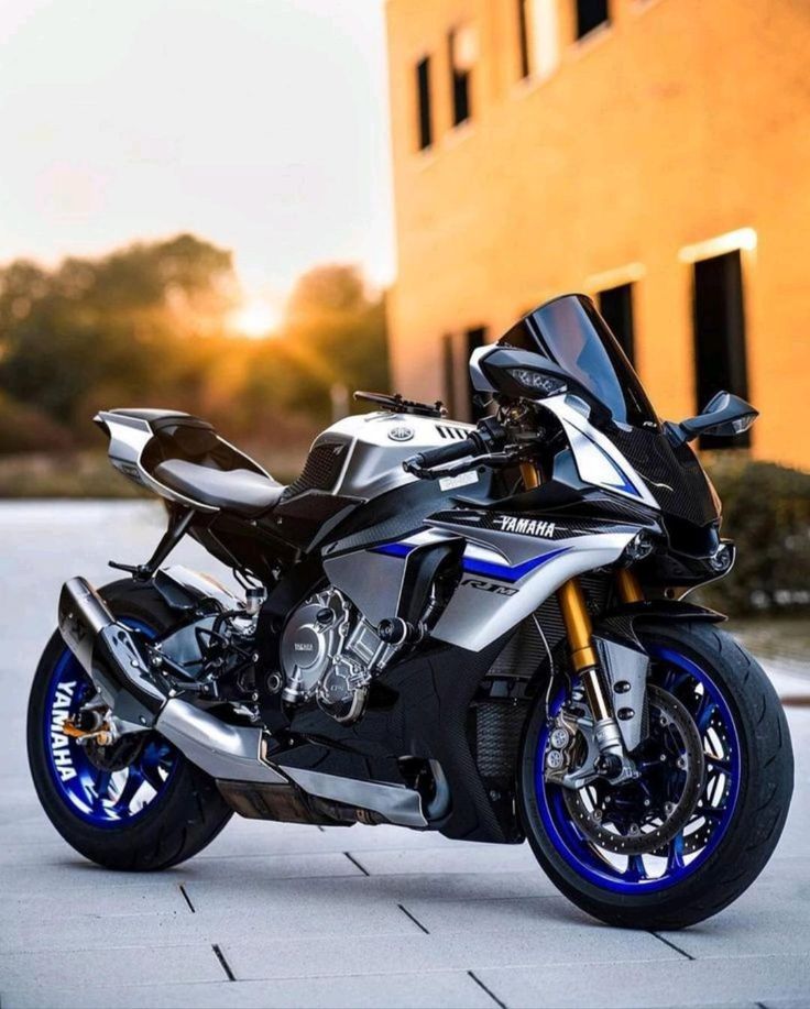 Yahama r1 m